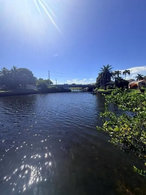 2060 NW 37th Street Oakland Park, FL 33309