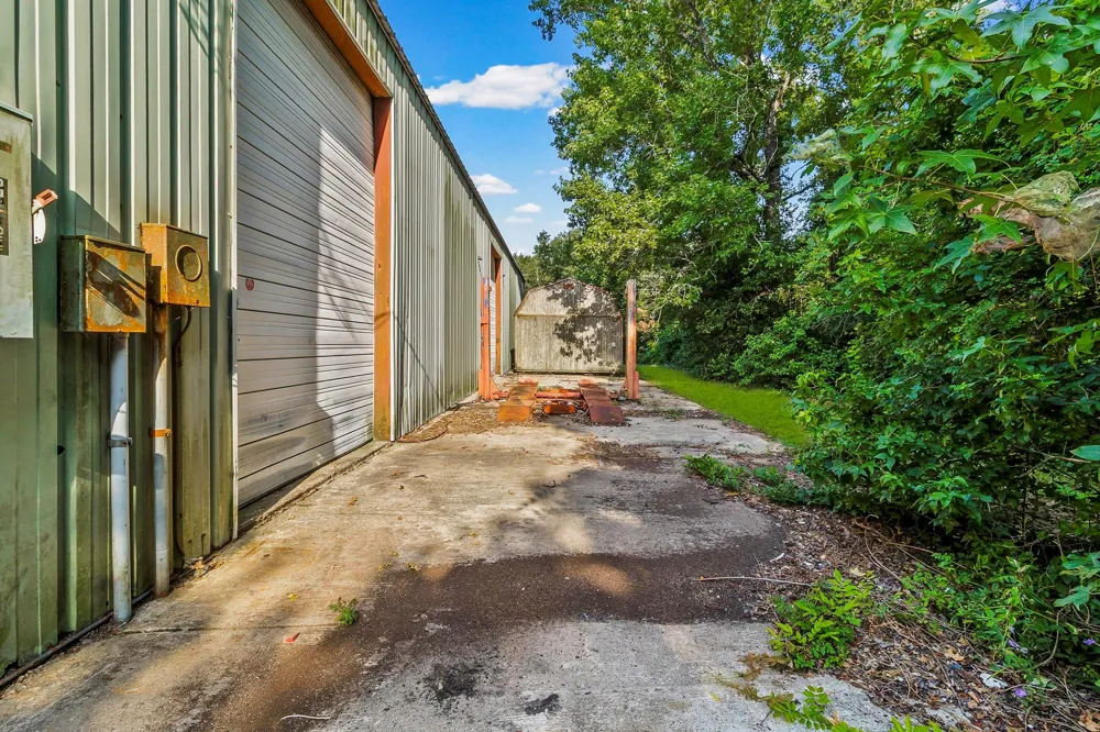 1378 Duck Creek Road Cleveland, TX 77328