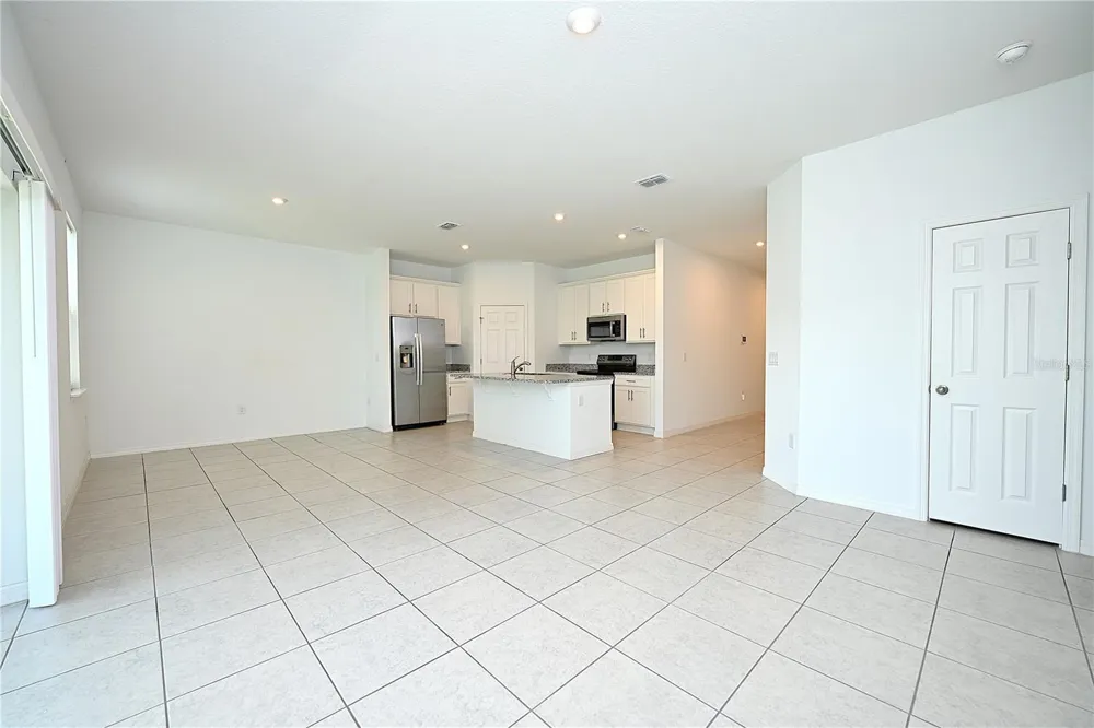 685 CROWN ROSE DRIVE Eagle Lake, FL 33839