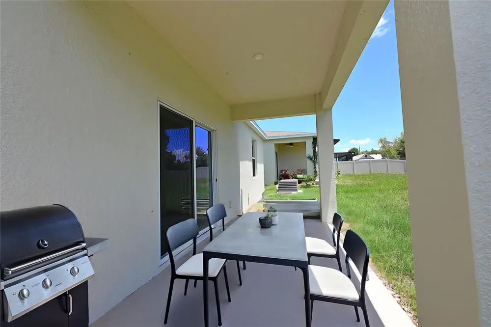 685 CROWN ROSE DRIVE Eagle Lake, FL 33839