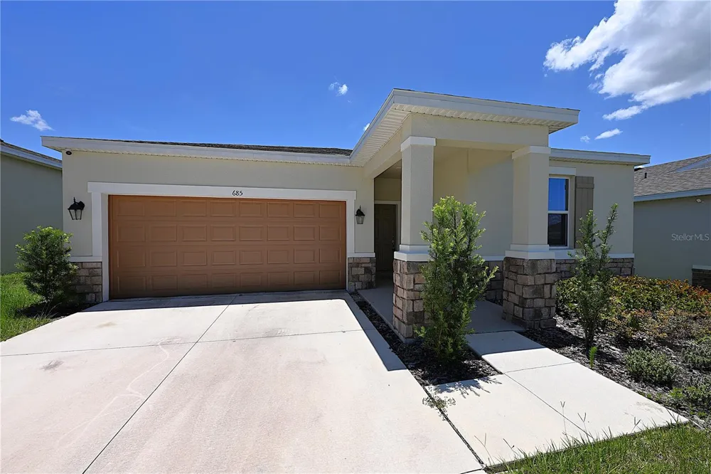 685 CROWN ROSE DRIVE Eagle Lake, FL 33839