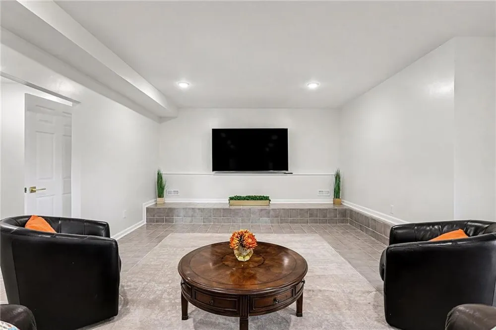241 Nacoochee Drive Woodstock, GA 30188