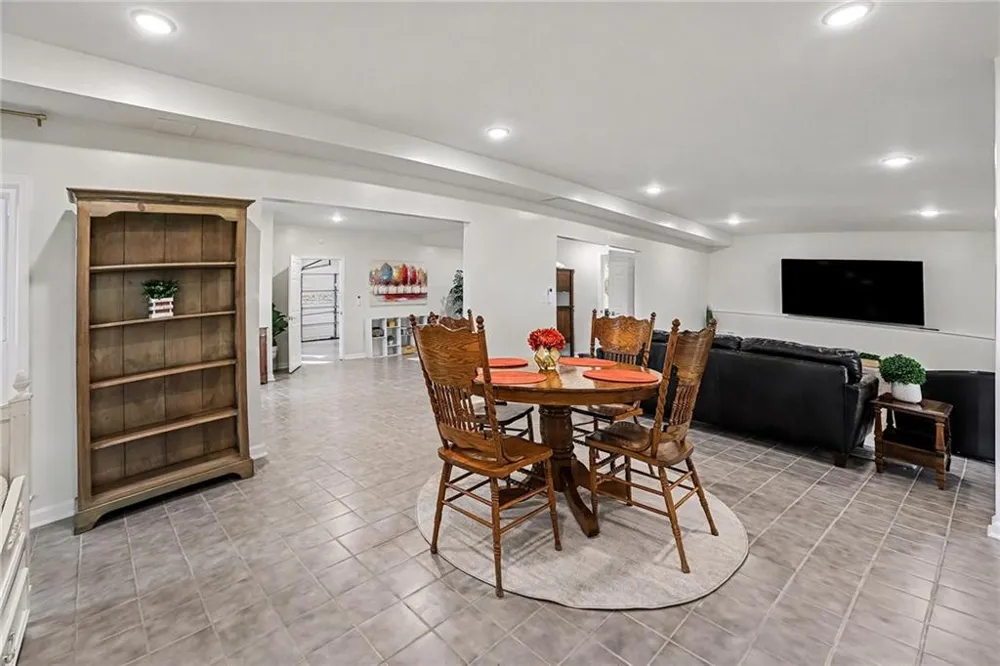 241 Nacoochee Drive Woodstock, GA 30188