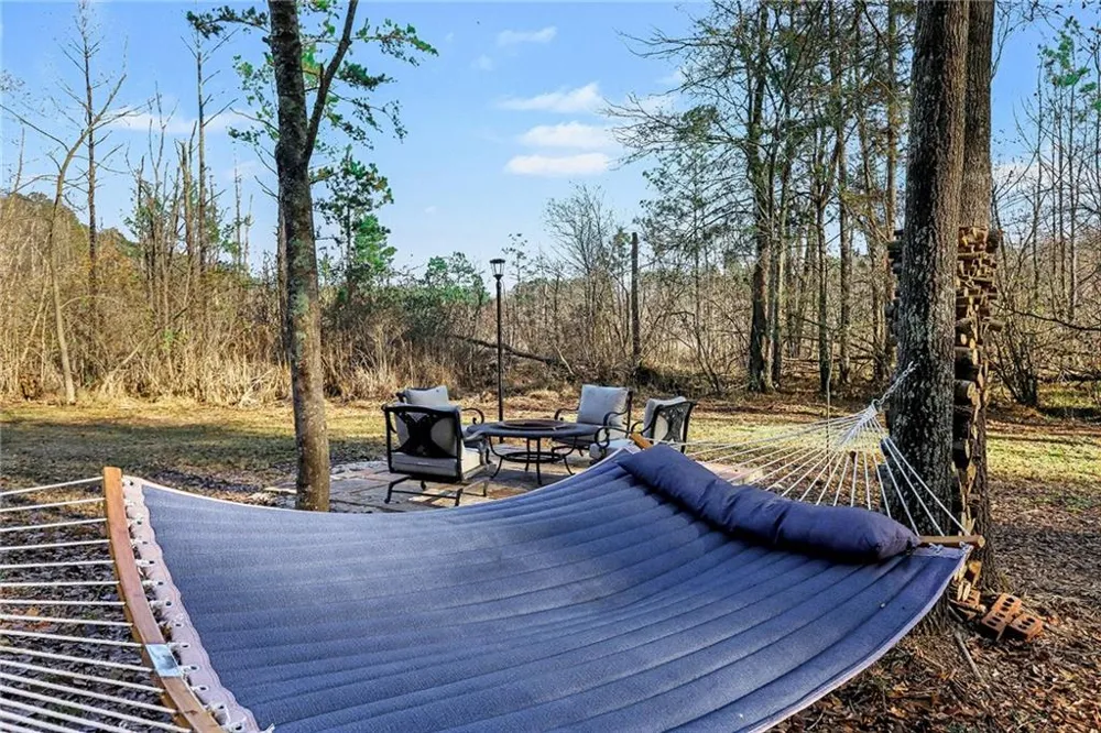 241 Nacoochee Drive Woodstock, GA 30188