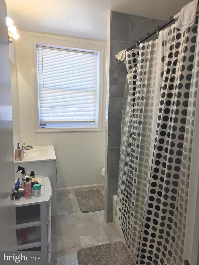 5841 OXFORD AVENUE Philadelphia, PA 19149