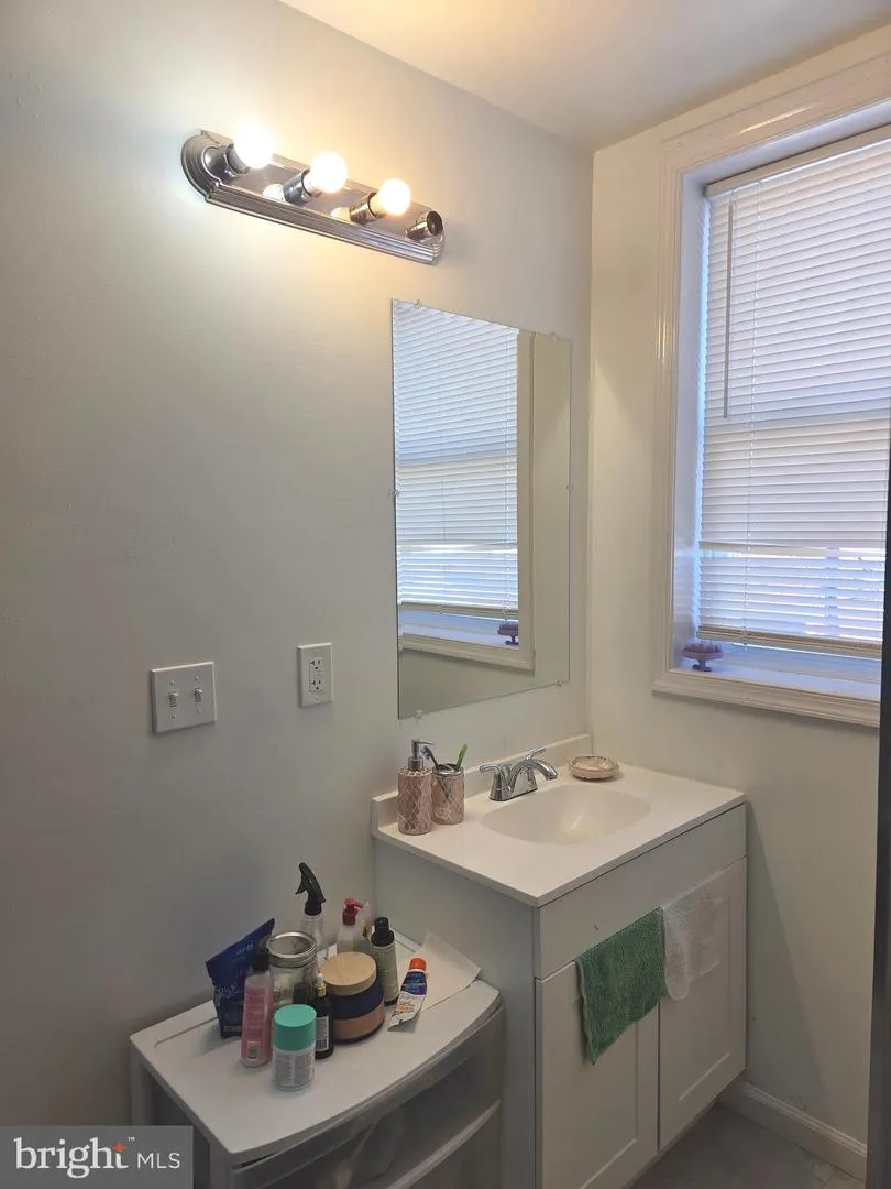 5841 OXFORD AVENUE Philadelphia, PA 19149