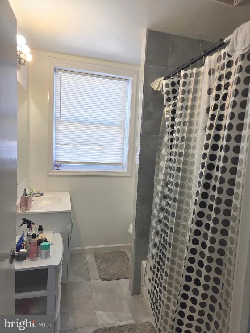 5841 OXFORD AVENUE Philadelphia, PA 19149