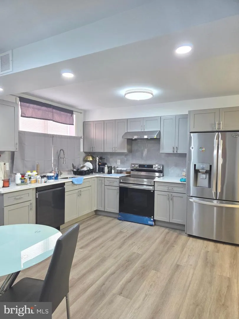 5841 OXFORD AVENUE Philadelphia, PA 19149