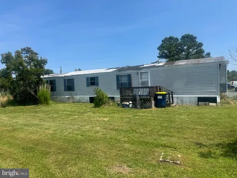 8207 SEAHORSE DRIVE