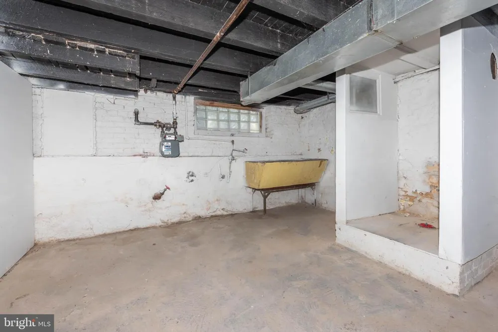 2316 E MADISON STREET Baltimore, MD 21205