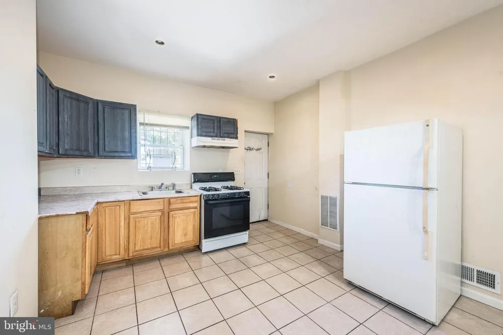2316 E MADISON STREET Baltimore, MD 21205