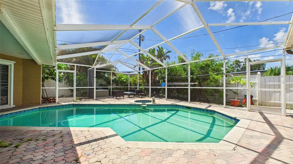10310 110TH WAY Seminole, FL 33778