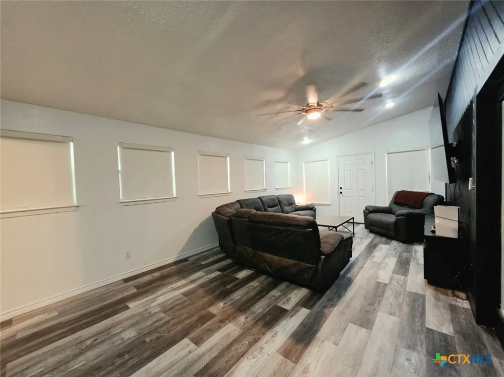 204 26th Street Gatesville, TX 76528