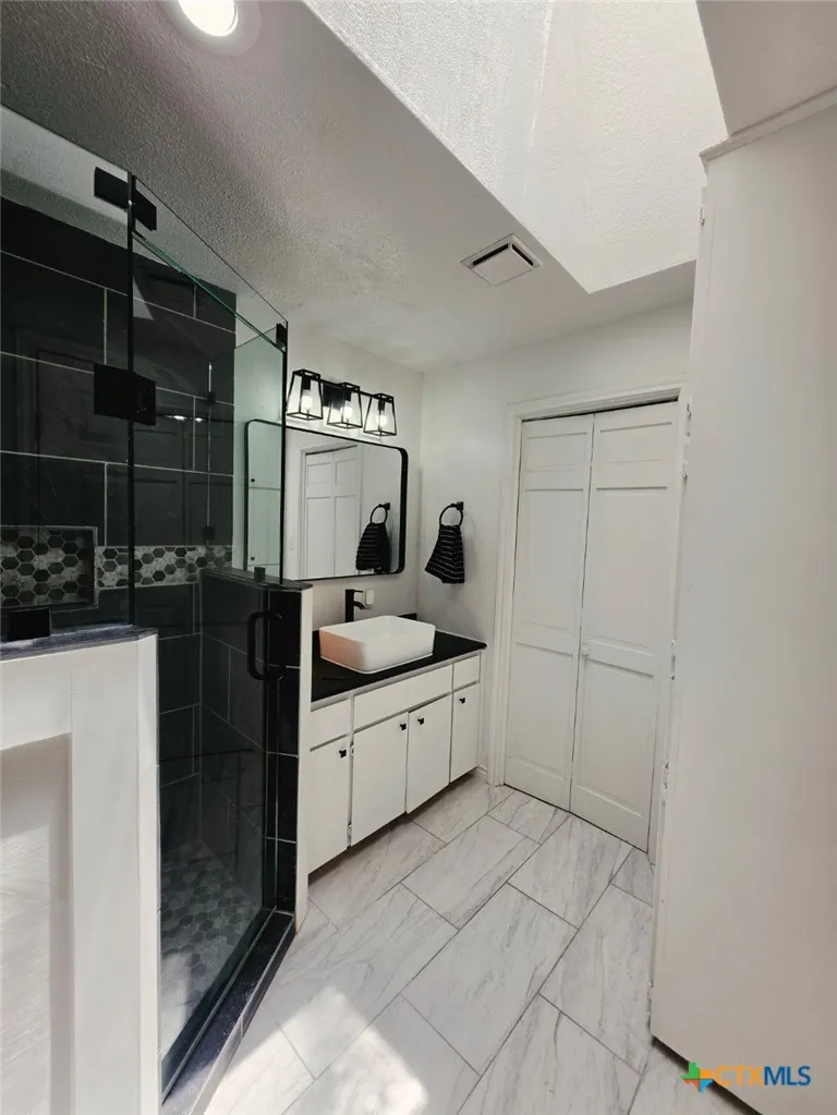 204 26th Street Gatesville, TX 76528