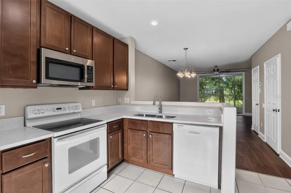 866 VINELAND PLACE Lake Mary, FL 32746