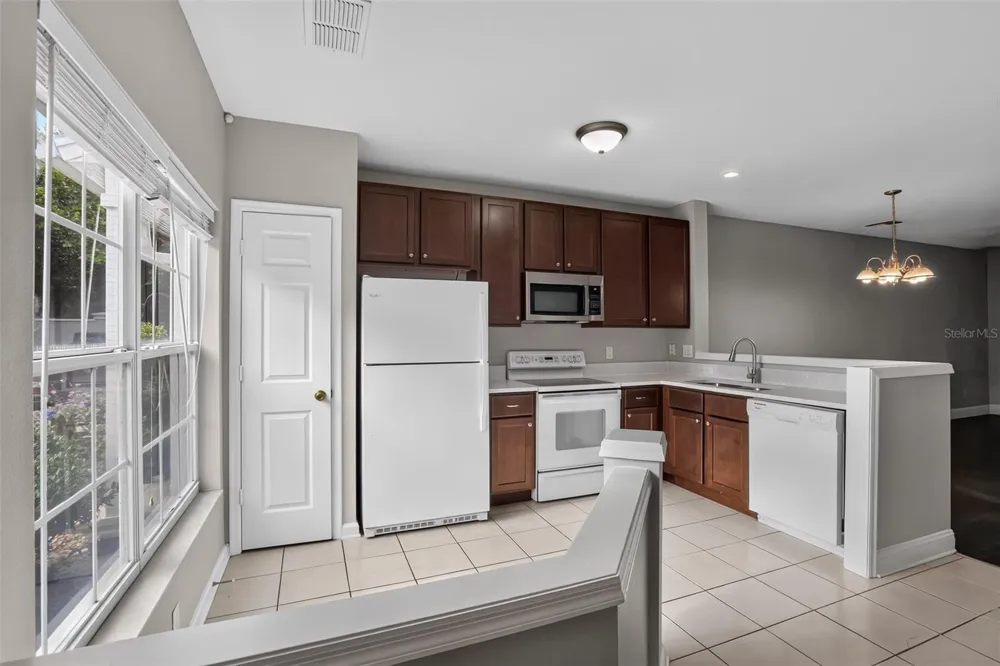 866 VINELAND PLACE Lake Mary, FL 32746