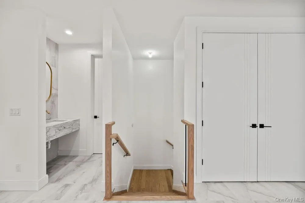 105 Cole Avenue #213 Spring Valley, NY 10977