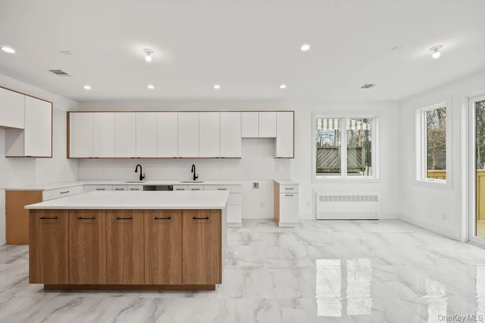 105 Cole Avenue #213 Spring Valley, NY 10977