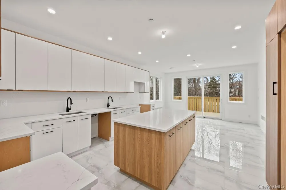 105 Cole Avenue #213 Spring Valley, NY 10977