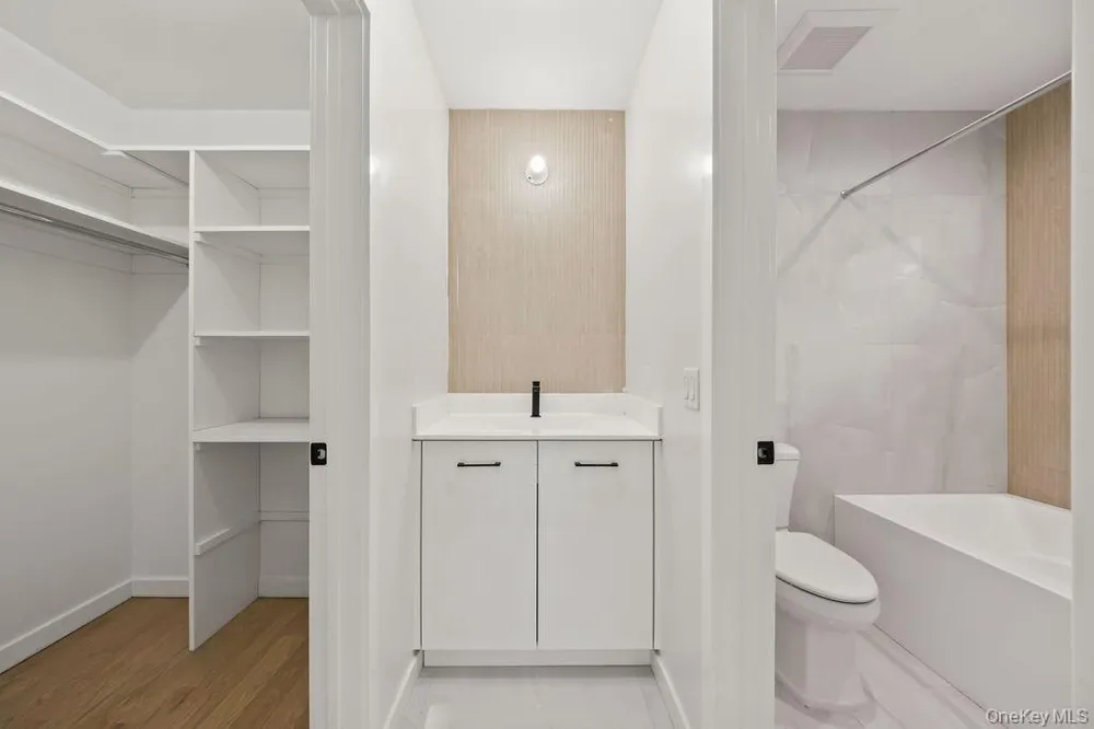 105 Cole Avenue #213 Spring Valley, NY 10977