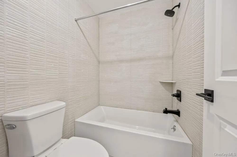 105 Cole Avenue #213 Spring Valley, NY 10977