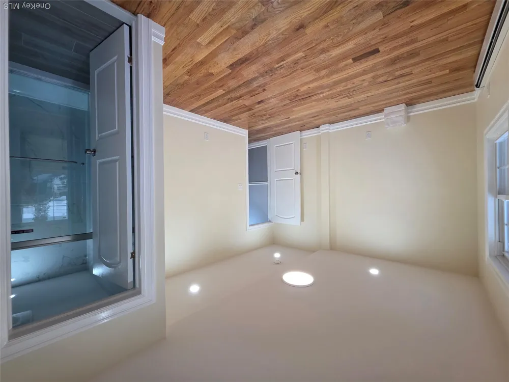 91-12 Park Lane S #1 Woodhaven, NY 11421