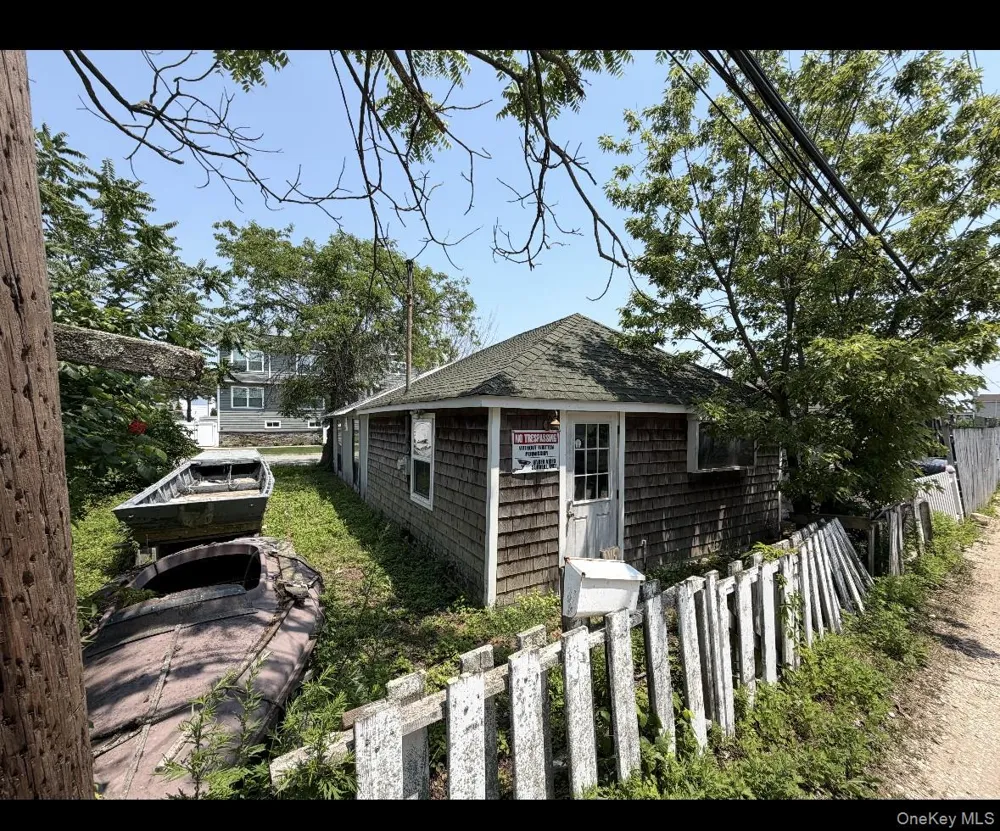 3908-A Sands Lane Seaford, NY 11783