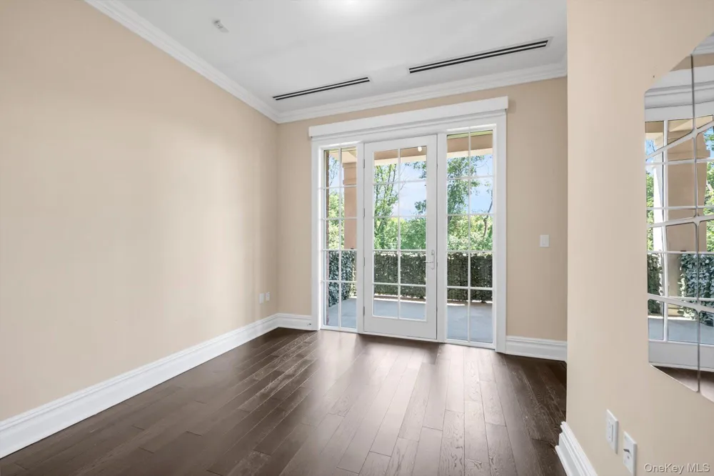3000 Royal Court #3107 North Hills, NY 11040