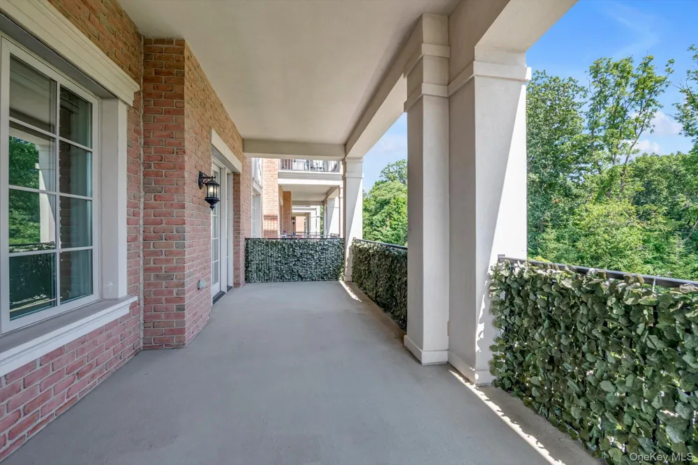 3000 Royal Court #3107 North Hills, NY 11040