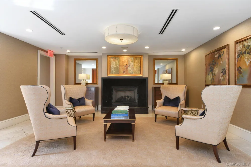 3000 Royal Court #3107 North Hills, NY 11040