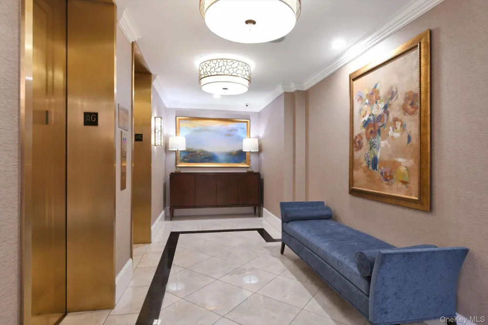 3000 Royal Court #3107 North Hills, NY 11040