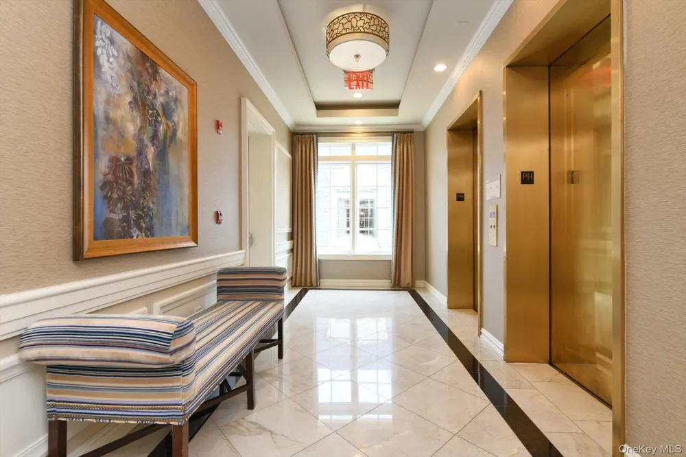 3000 Royal Court #3107 North Hills, NY 11040