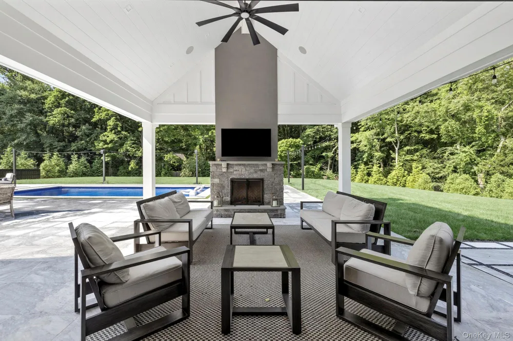 53 Stony Hollow Road Centerport, NY 11721