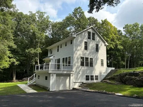 18 Laurel Road
