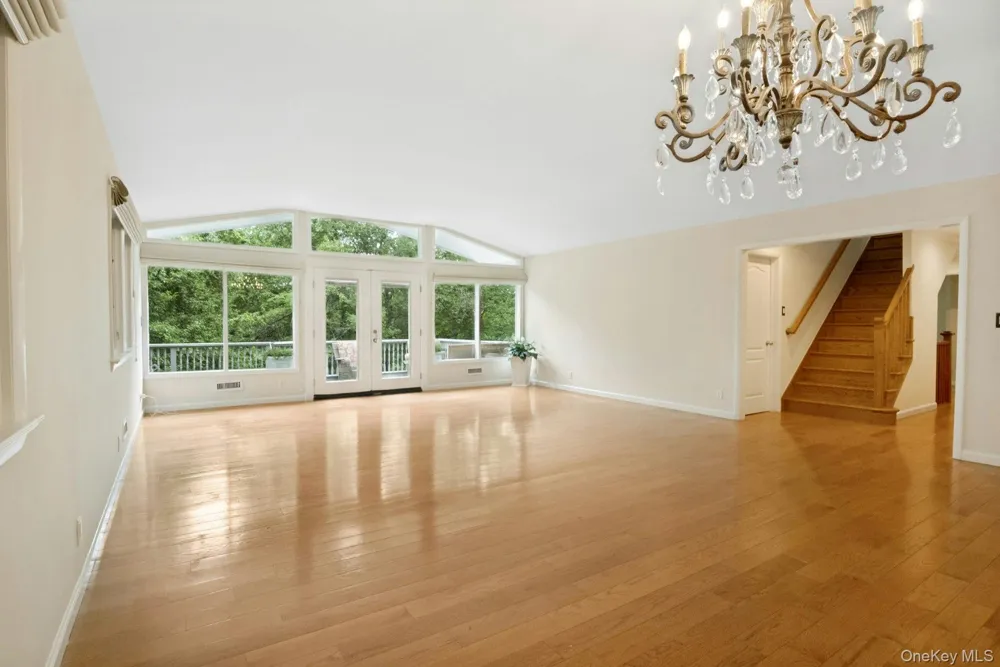 12 Warnke Lane Scarsdale, NY 10583
