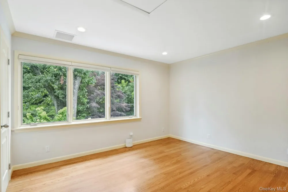 12 Warnke Lane Scarsdale, NY 10583