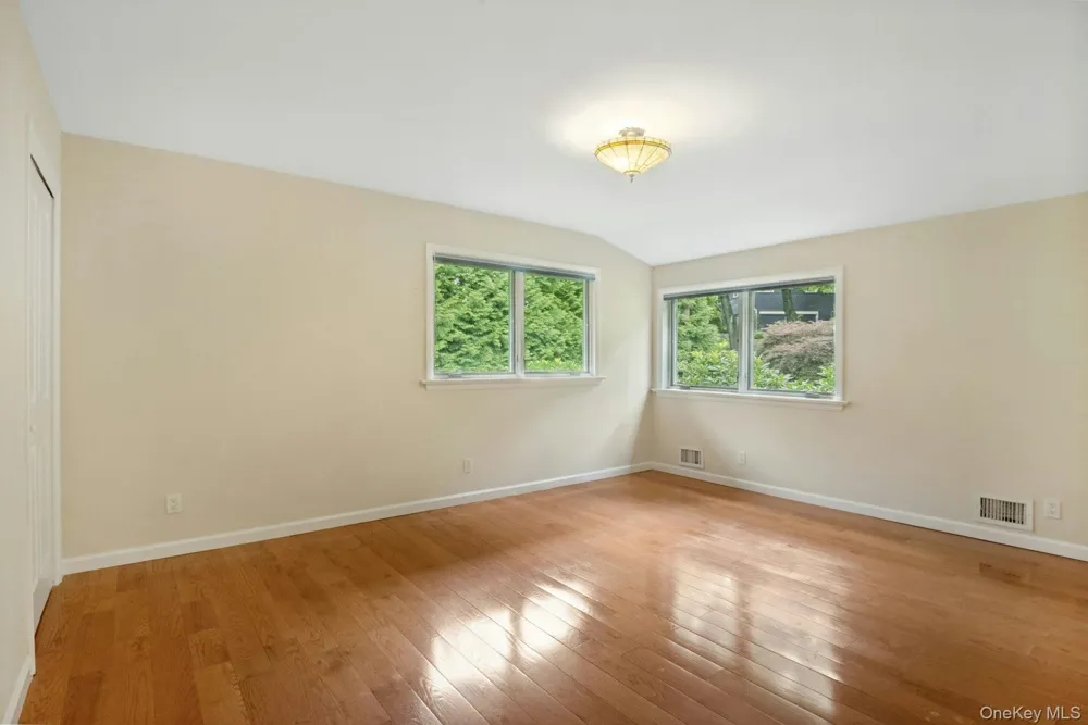 12 Warnke Lane Scarsdale, NY 10583