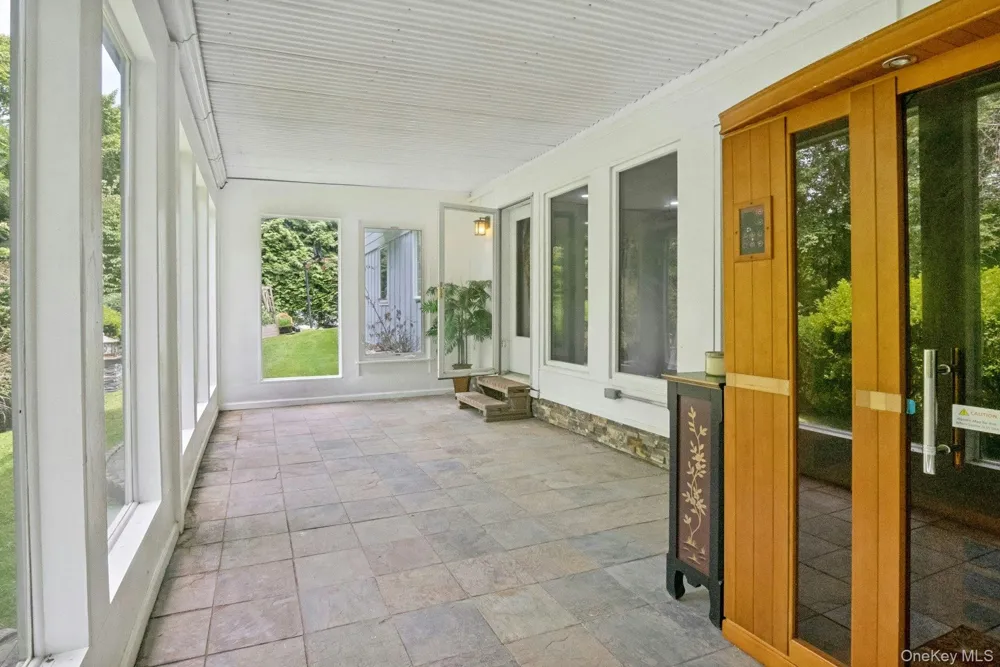 12 Warnke Lane Scarsdale, NY 10583
