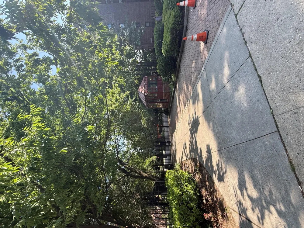 150-30 71st Avenue #2G Flushing, NY 11367