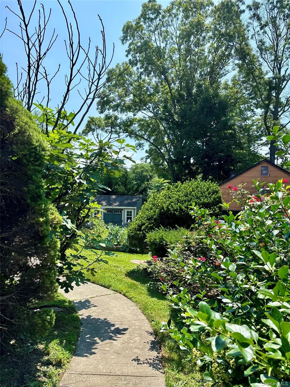 17 Alex Lane Glen Cove, NY 11542