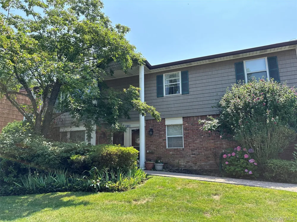 17 Alex Lane Glen Cove, NY 11542