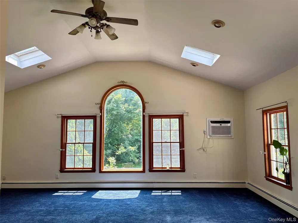 17 Alex Lane Glen Cove, NY 11542