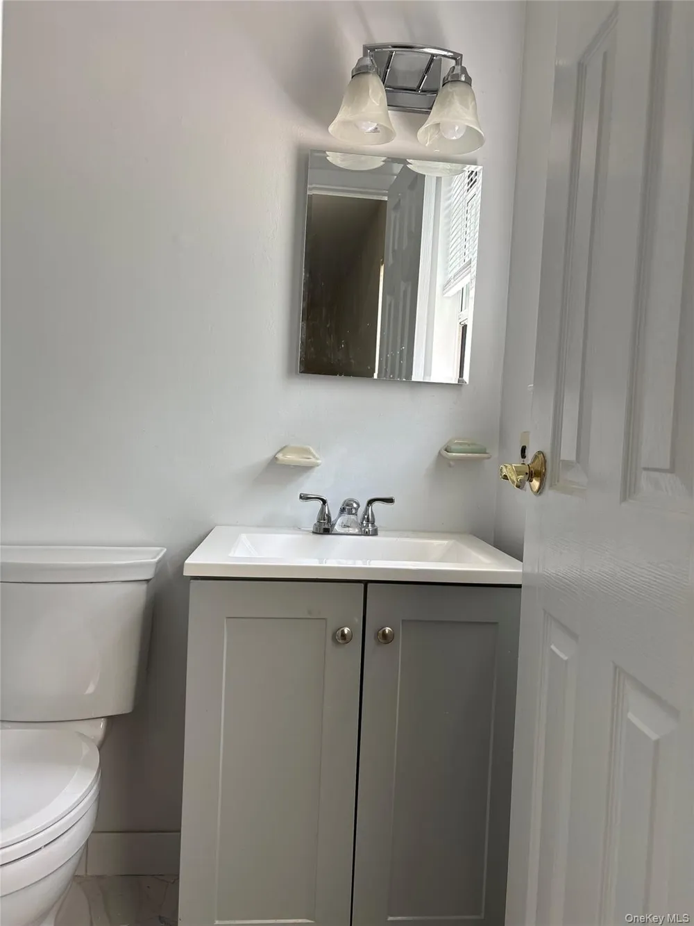 17 Alex Lane Glen Cove, NY 11542