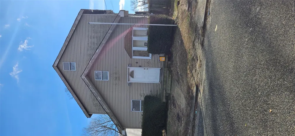6 Hansen Street Bay Shore, NY 11706