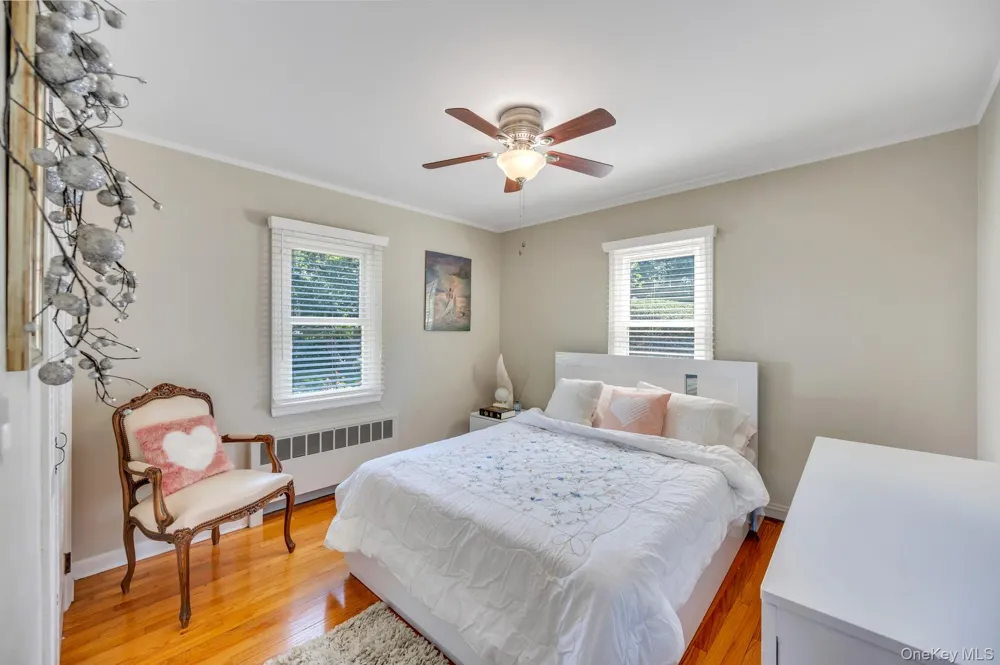 7 Albers Lane Farmingdale, NY 11735