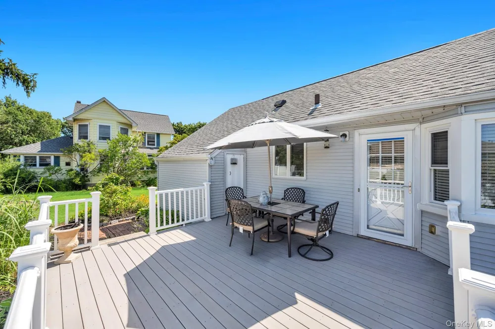 7 Albers Lane Farmingdale, NY 11735