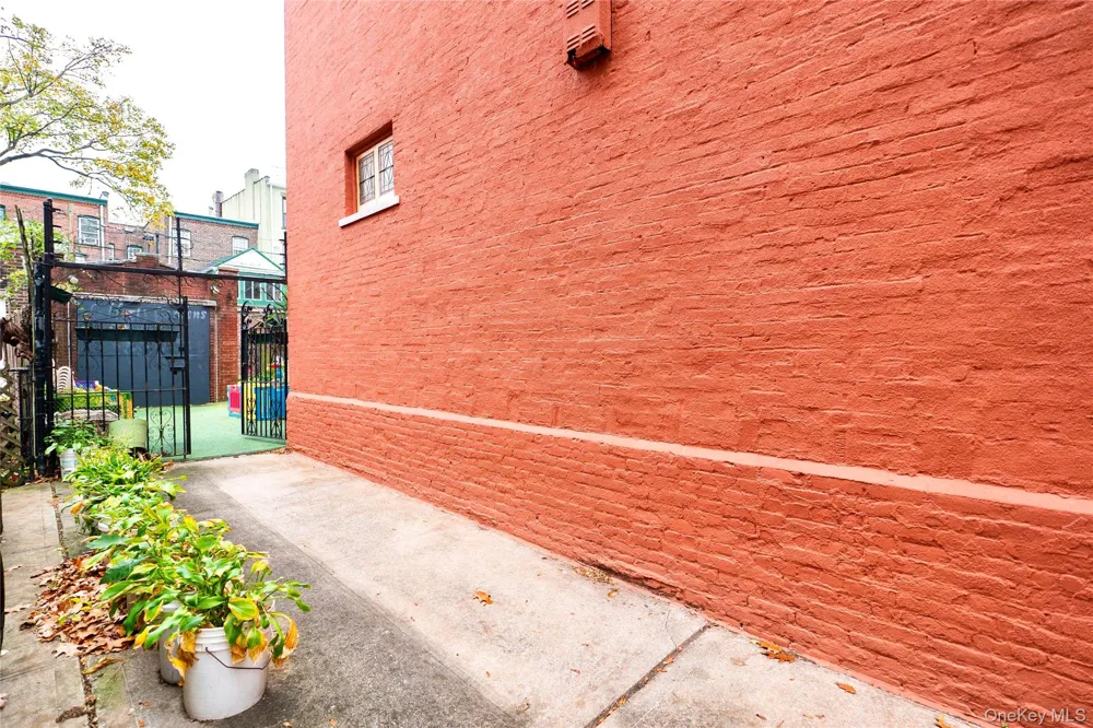88 Midwood Street Brooklyn, NY 11225