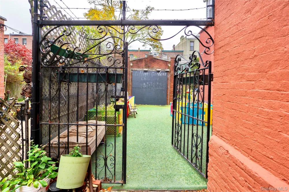 88 Midwood Street Brooklyn, NY 11225