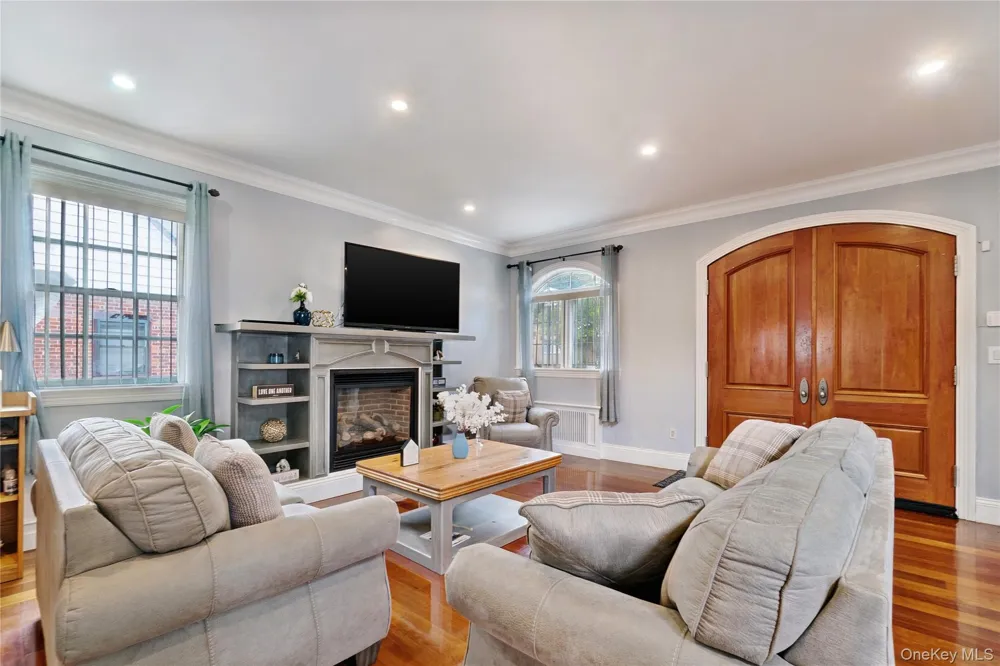 1011 Bay 24th Street Far Rockaway, NY 11691