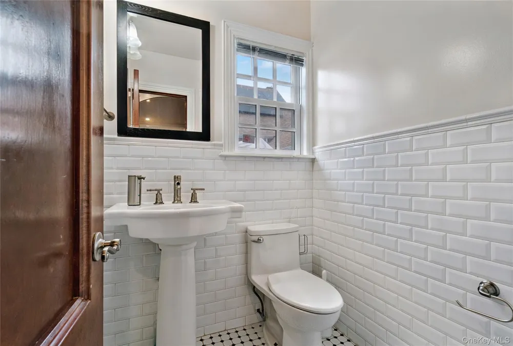 1011 Bay 24th Street Far Rockaway, NY 11691